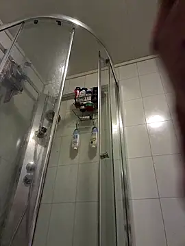 Snapshot of Machoviking1 chatting on 09.23.25 Machoviking1 online show from 09.23.25