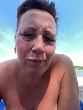 Snapshot of xsexycurvymilf chatting on 06.20.26 xsexycurvymilf online show from 06.20.26