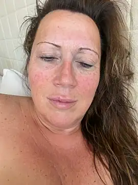 Snapshot of xsexycurvymilf chatting on 07.25.26 xsexycurvymilf online show from 07.25.26