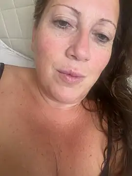 Snapshot of xsexycurvymilf chatting on 07.30.26 xsexycurvymilf online show from 07.30.26