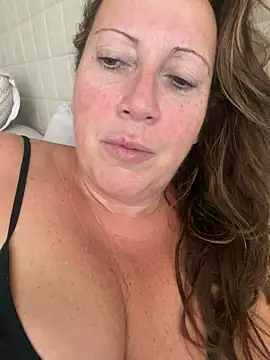 Snapshot of xsexycurvymilf chatting on 07.31.26 xsexycurvymilf online show from 07.31.26