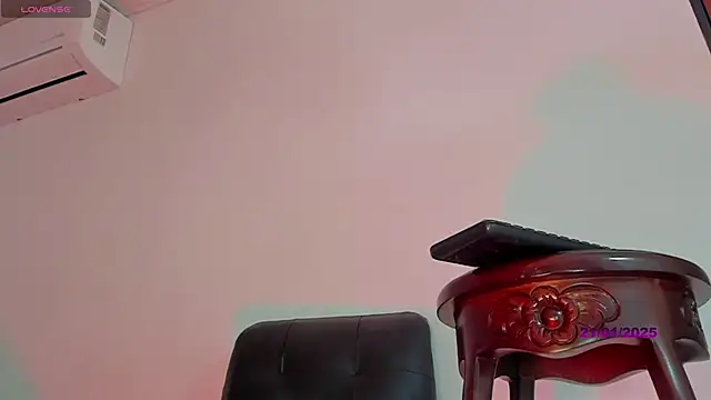 Karoline Marin online show from 01.21.25