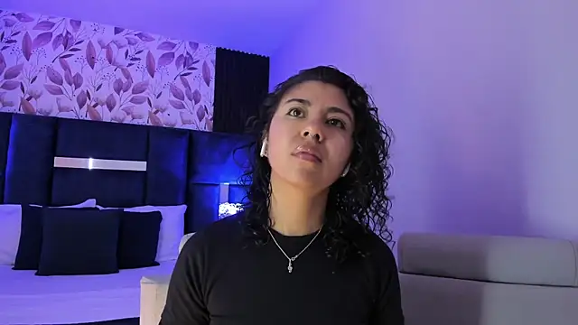 Amareto  online show from 10.15.25