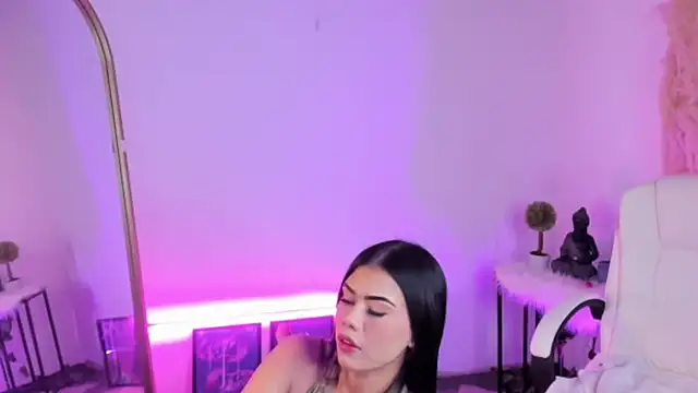 Snapshot of SakuraKato chatting on 12.18.24 SakuraKato online show from 12.18.24