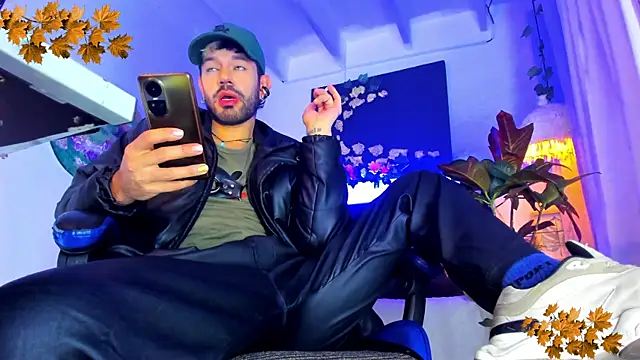 LatinMilk  online show from 11.11.25