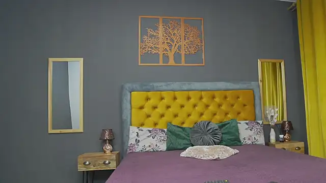 HaileyMoonn online show from 02.04.25