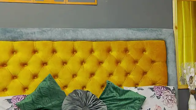 HaileyMoonn online show from 02.05.25