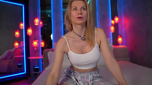 Snapshot of NovaMaria chatting on 02.08.26 NovaMaria online show from 02.08.26