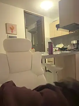 PetitLumiere online show from 01.03.25