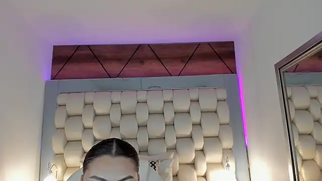 Helleamazing online show from 02.20.25