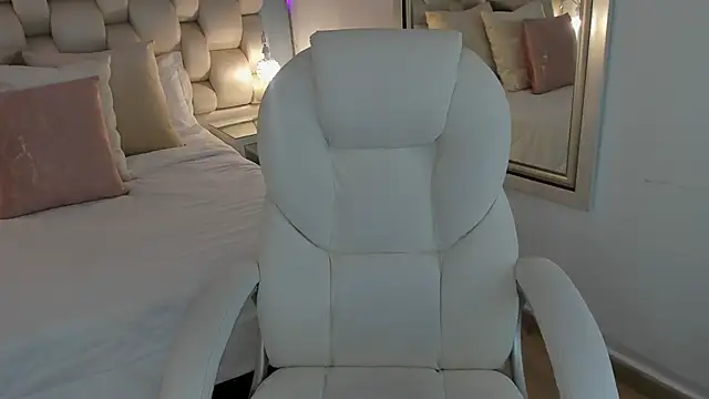 Helleamazing online show from 03.15.25