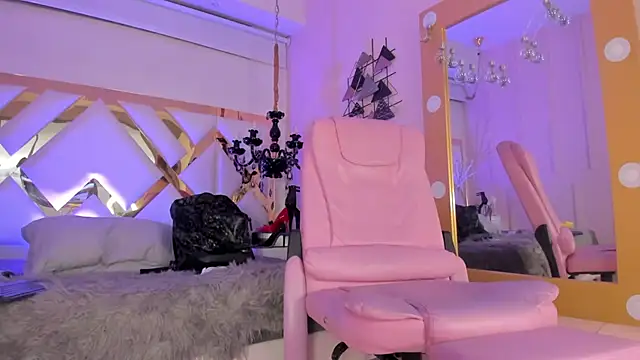 Juliana Saenzz online show from 02.05.25