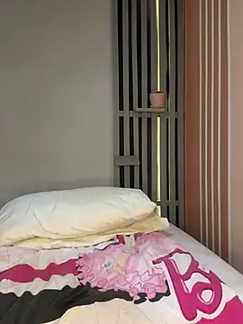 Victoria-And1 online show from 02.19.25