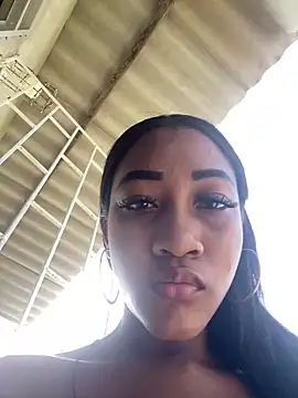 AleezaFrench online show from 02.22.25