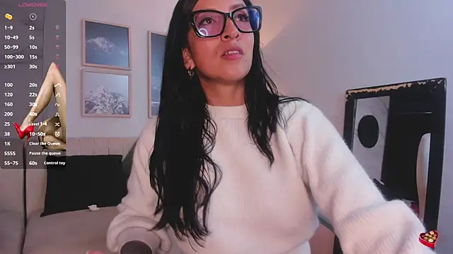 kira moon   online show from 01.04.25