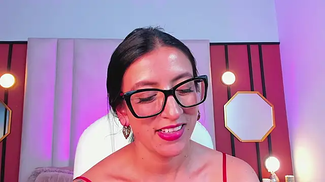 kira moon   online show from 01.23.25