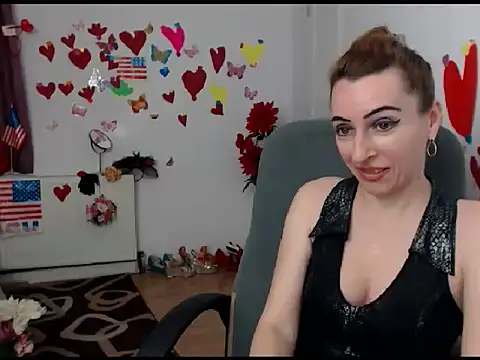 Snapshot of EvelynAngell chatting on 01.29.25 EvelynAngell online show from 01.29.25