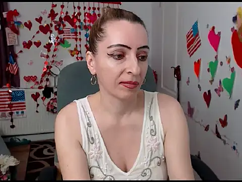 Snapshot of EvelynAngell chatting on 03.03.25 EvelynAngell online show from 03.03.25