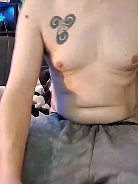 Snapshot of Herwish chatting on 02.20.25 Herwish online show from 02.20.25