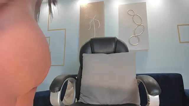 Snapshot of JessicaWilliams1 chatting on 03.11.25 JessicaWilliams1 online show from 03.11.25