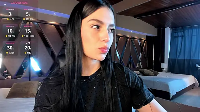 Snapshot of carina_rossi chatting on 01.11.25 carina rossi online show from 01.11.25