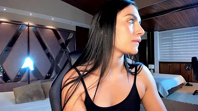 Snapshot of carina_rossi chatting on 01.28.25 carina rossi online show from 01.28.25