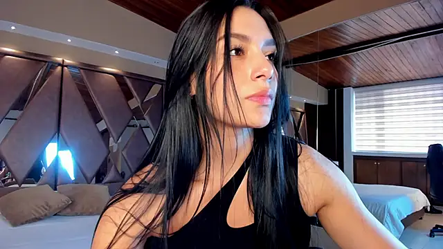 Snapshot of carina_rossi chatting on 02.22.25 carina rossi online show from 02.22.25