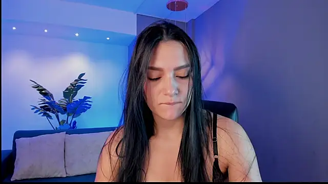 Snapshot of carina_rossi chatting on 03.10.25 carina rossi online show from 03.10.25
