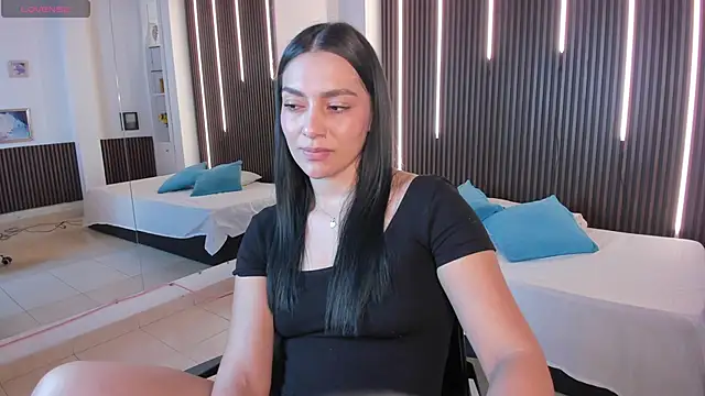 Snapshot of carina_rossi chatting on 09.18.25 carina rossi online show from 09.18.25