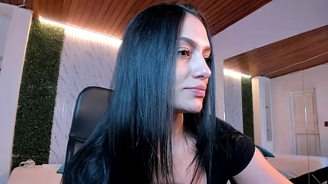 Snapshot of carina_rossi chatting on 10.07.25 carina rossi online show from 10.07.25