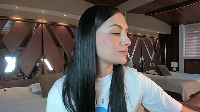Snapshot of carina_rossi chatting on 10.15.25 carina rossi online show from 10.15.25