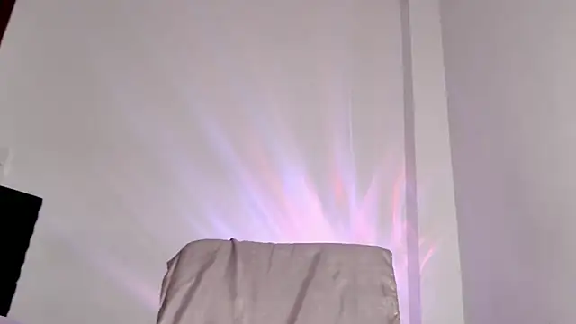 caarlywhitee online show from 11.22.25