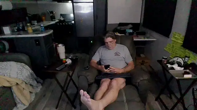 Snapshot of lateniter chatting on 02.17.26 lateniter online show from 02.17.26