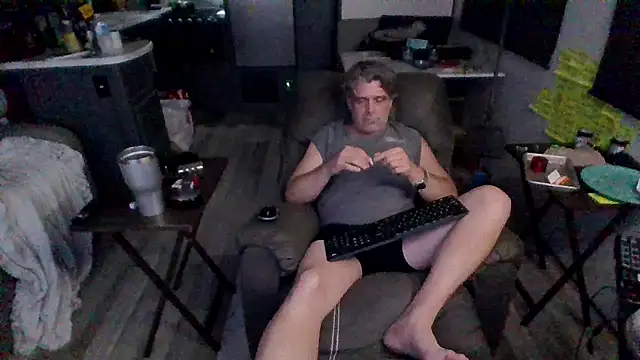 Snapshot of lateniter chatting on 02.19.26 lateniter online show from 02.19.26