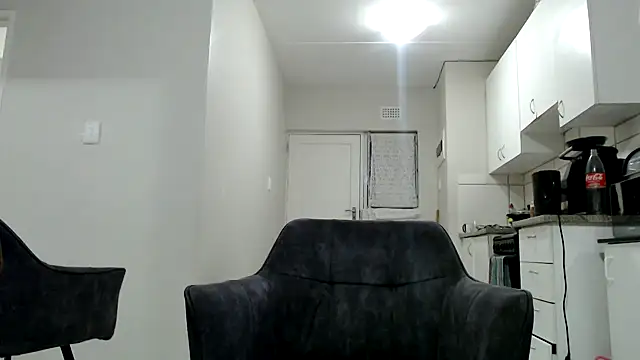 officialkhakes za online show from 01.05.25