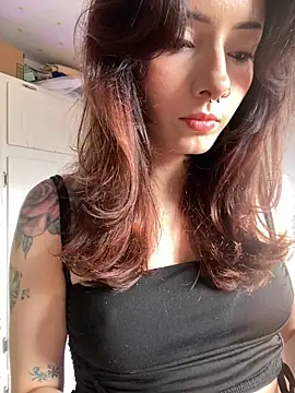 LiliJones  online show from 09.11.25