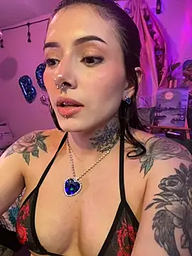 Snapshot of LiliJones_ chatting on 05.27.26 LiliJones online show from 05.27.26