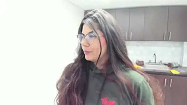 Snapshot of Luna_Dumont chatting on 10.14.25 Luna Dumont online show from 10.14.25