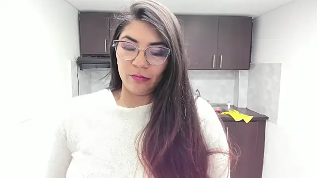 Snapshot of Luna_Dumont chatting on 10.21.25 Luna Dumont online show from 10.21.25