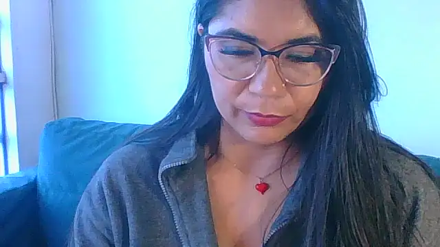 Snapshot of Luna_Dumont chatting on 03.08.26 Luna Dumont online show from 03.08.26