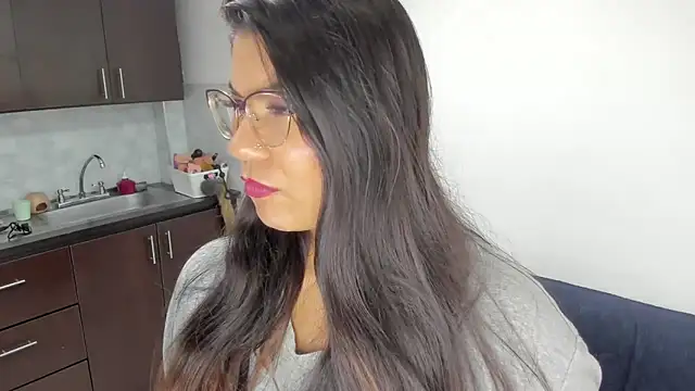 Snapshot of Luna_Dumont chatting on 03.29.26 Luna Dumont online show from 03.29.26