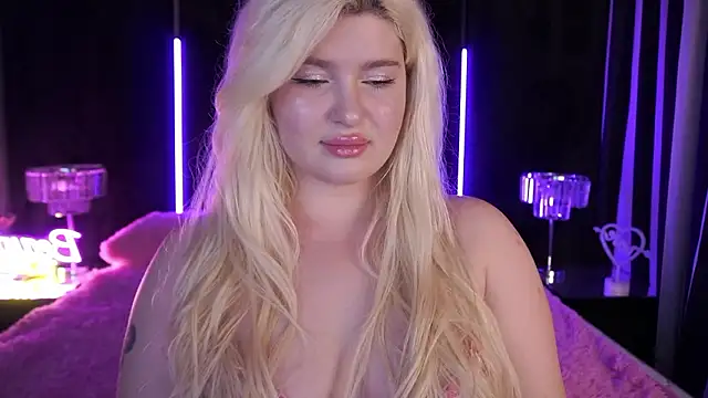 CocoSecretss online show from 12.02.24