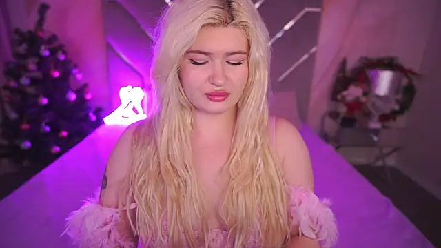 CocoSecretss online show from 01.04.25