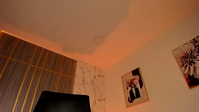 Dollar-girl online show from 03.08.26