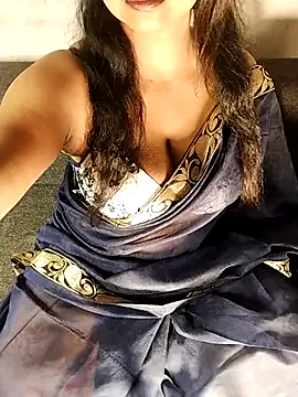 Snapshot of loveli_diya chatting on 04.17.26 loveli diya online show from 04.17.26