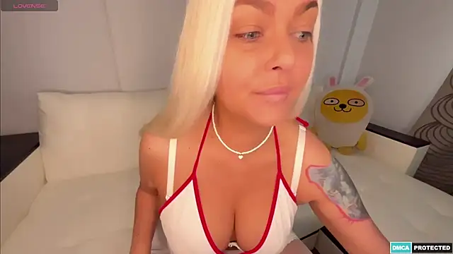 Snapshot of Anna_Bali chatting on 01.13.25 Anna Bali online show from 01.13.25