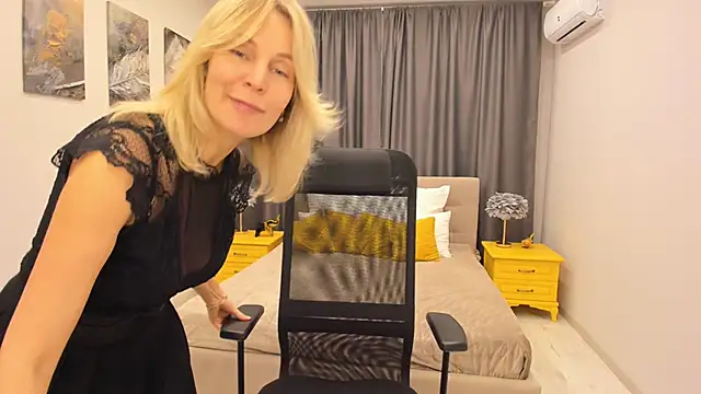 Sinty Devis online show from 02.11.25