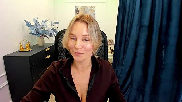 Sinty Devis online show from 10.07.25