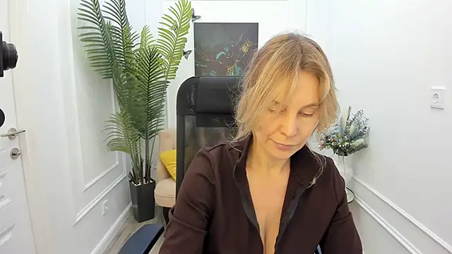 Sinty Devis online show from 12.03.25