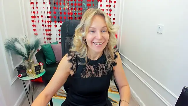 Sinty Devis online show from 02.10.26